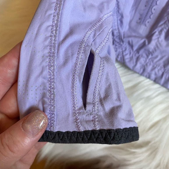 Lululemon Run Essential Jacket - Picture 8 of 11